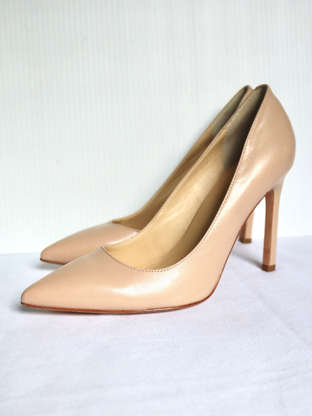 Ivanka Trump Leather Carra Stiletto 4" Heel Pointed Toe Blush Nude Feminine